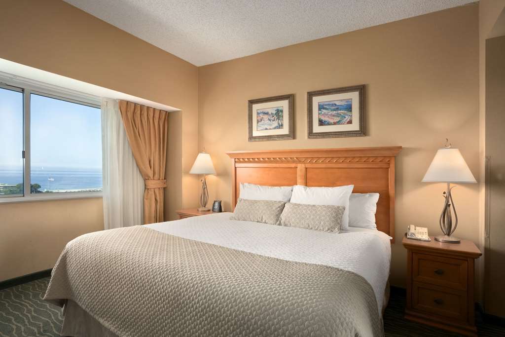 Embassy Suites By Hilton Monterey Bay Сисайд Номер фото